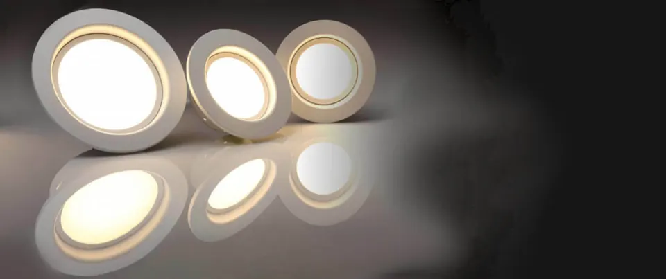 Iluminación LED instalada en el techo de una vivienda